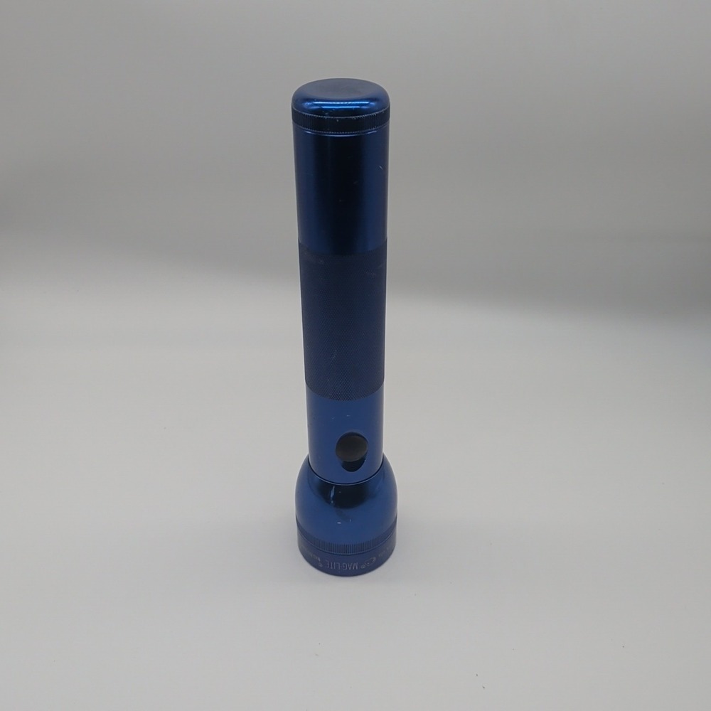 VINTAGE Mag Lite Flashlight Blue Heavy Duty Made USA